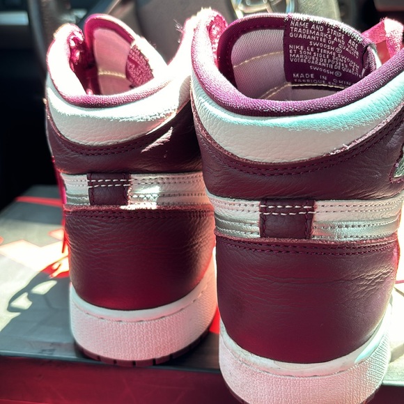 Air Jordan 1 Retro High Bordeaux/Metallic Silver-White - Picture 3 of 7